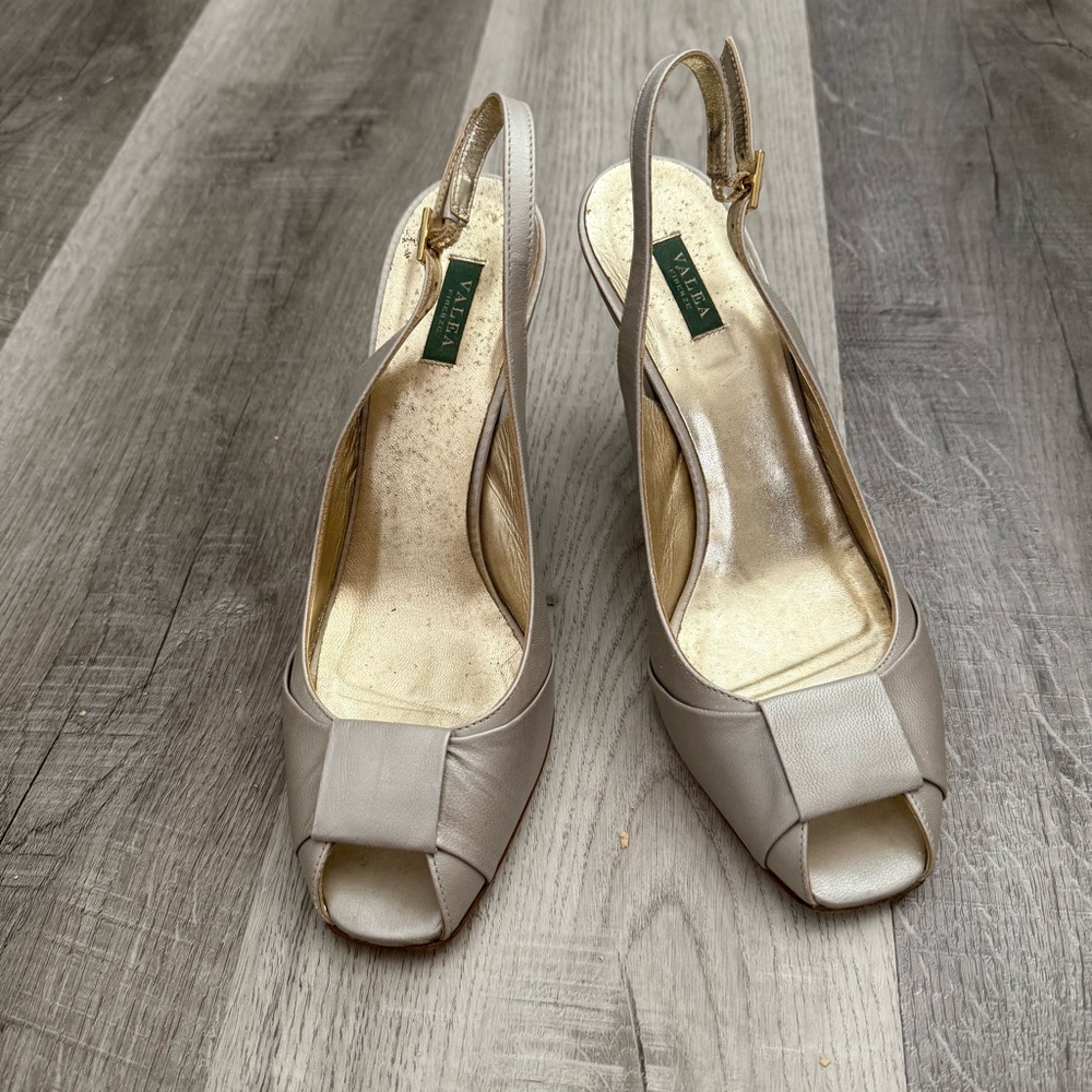 Valea Firenze peep-toe slingback 3 1/2" heels, metallic/champagne Sz. 38 1/2